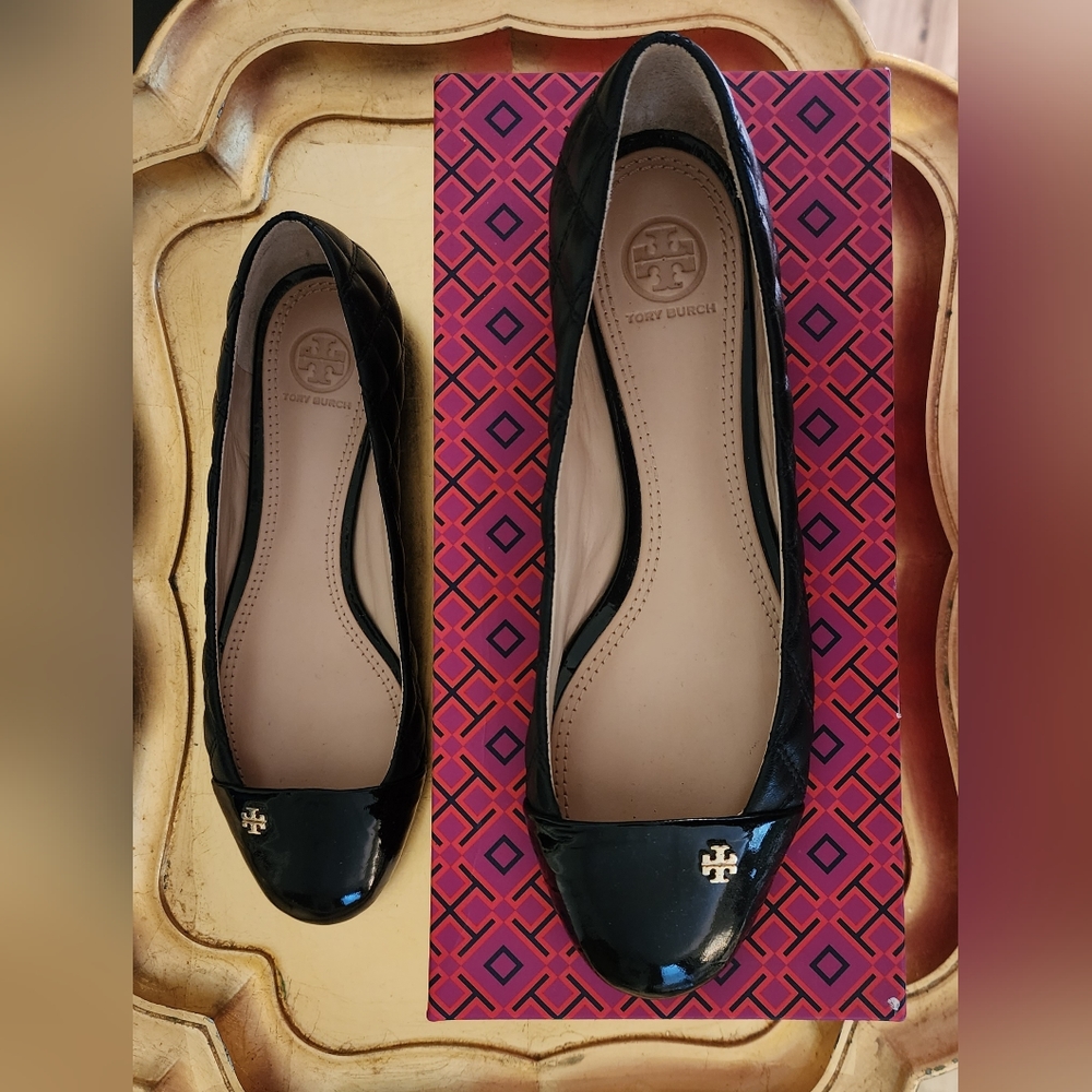EUC Tory Burch Claremont flat w/box